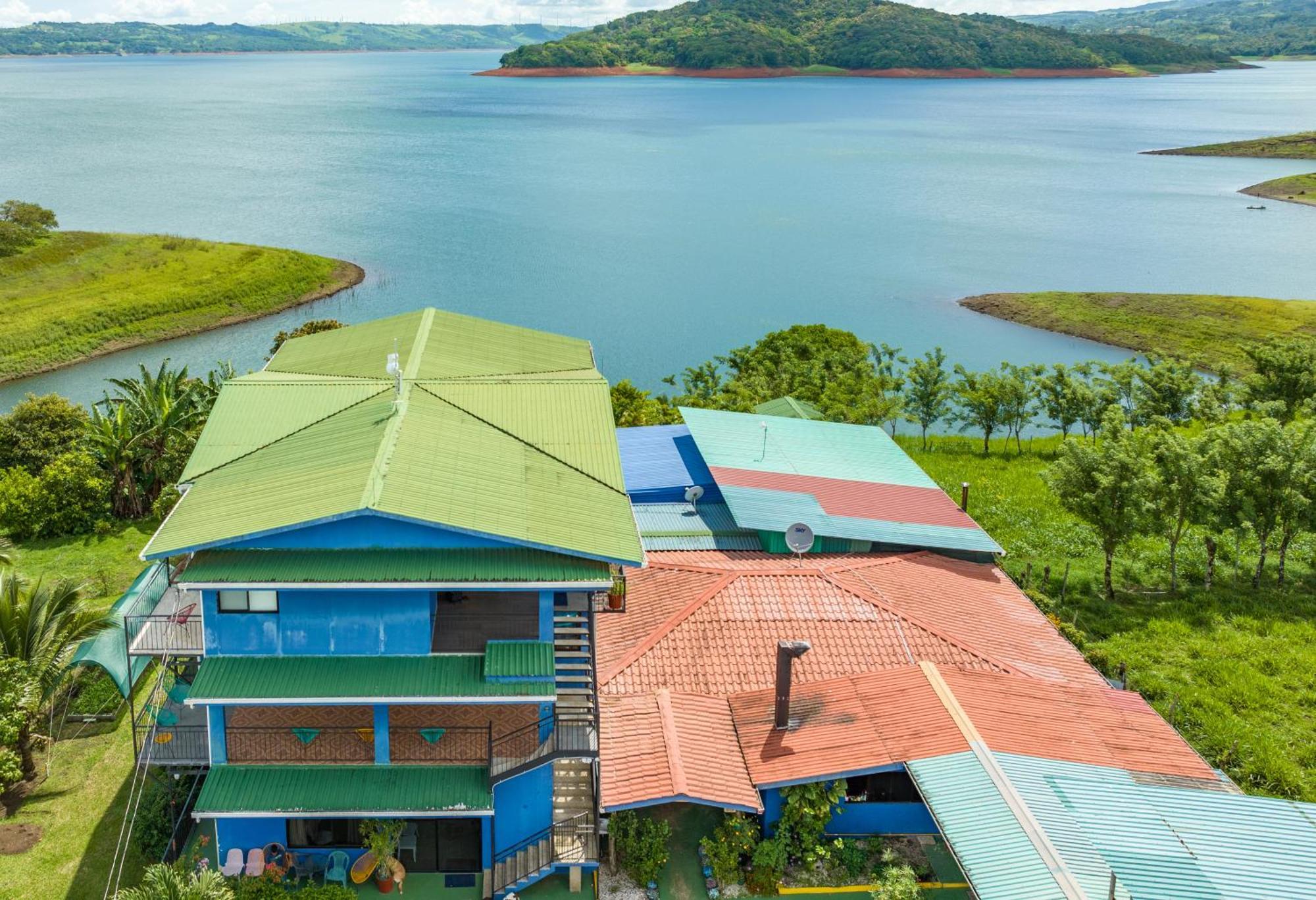 Tinajas Arenal Lakefront Lodge Nuevo Arenal Exterior foto