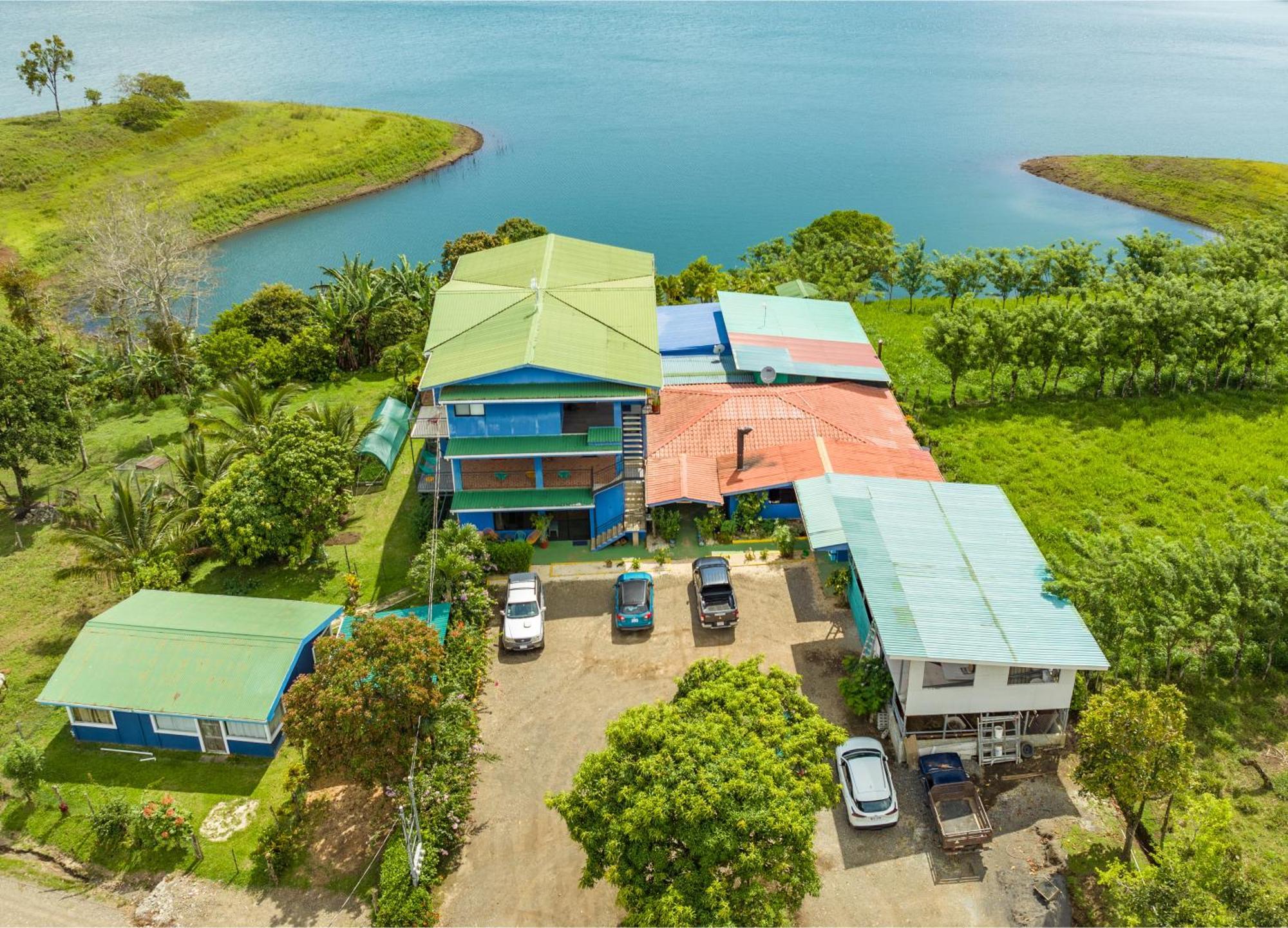 Tinajas Arenal Lakefront Lodge Nuevo Arenal Exterior foto